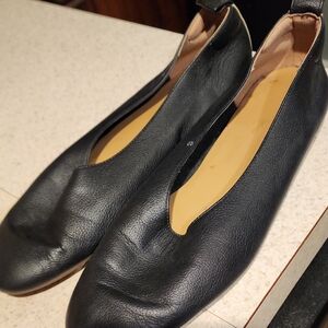 Chic Black Leather Flats